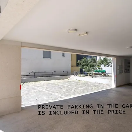 Luxury Marina With Private Parking Apartament *